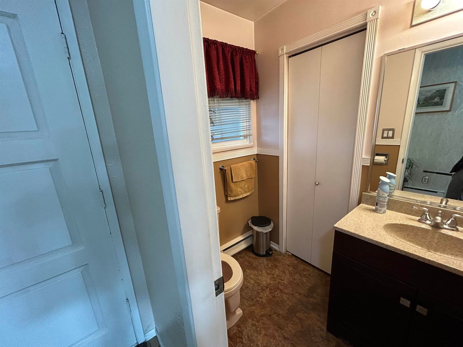 Listing Image 5