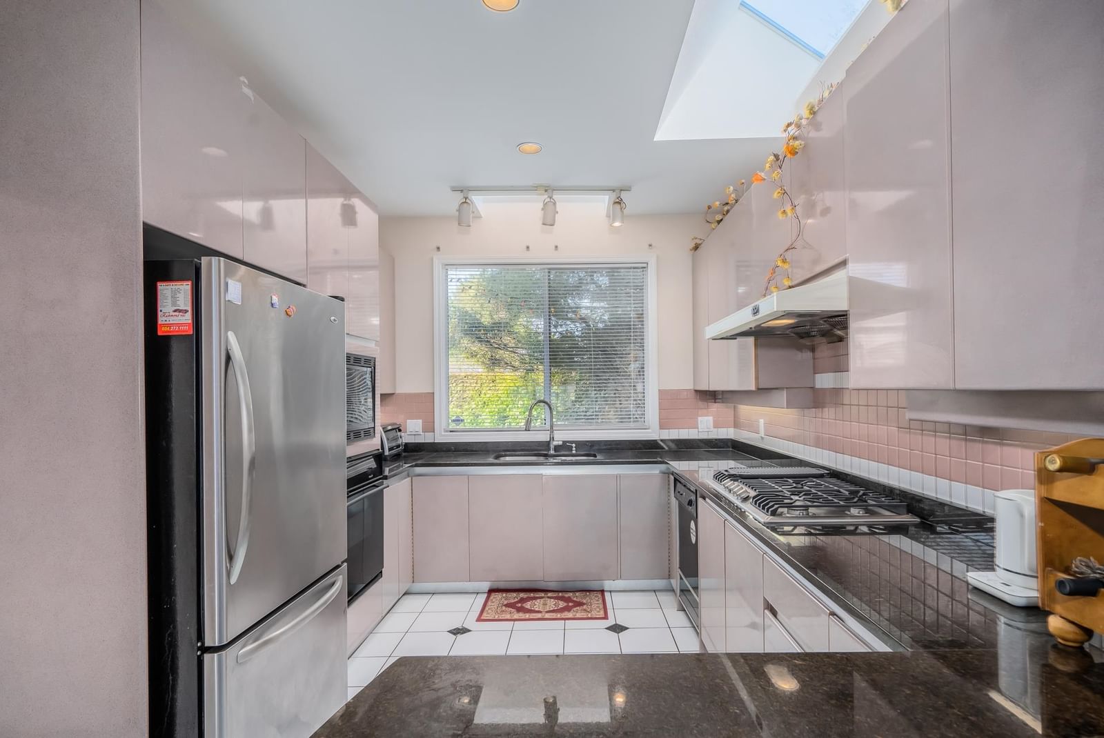 Listing Image 13