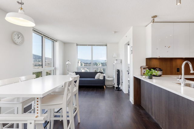 2501 - 3007 Glen Drive