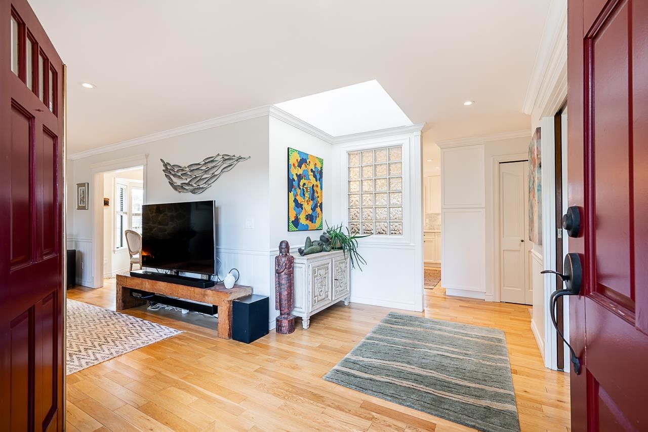 Listing Image 11