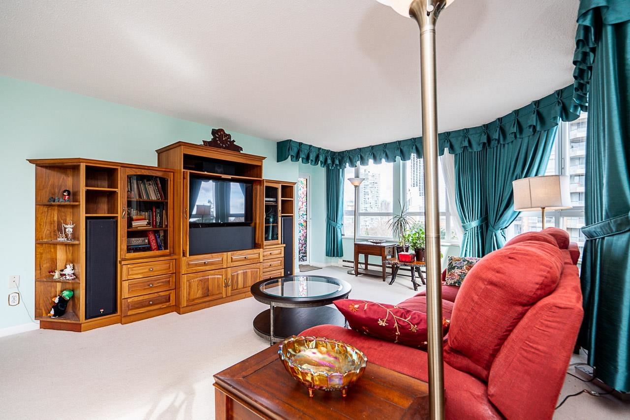Listing Image 11