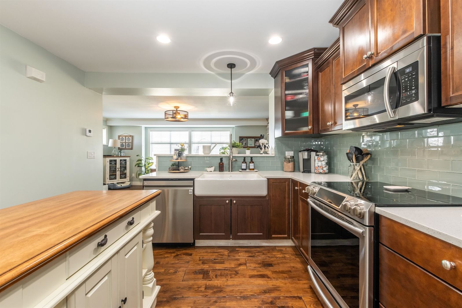 Listing Image 9