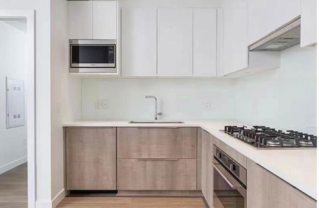308 - 379 Broadway Street