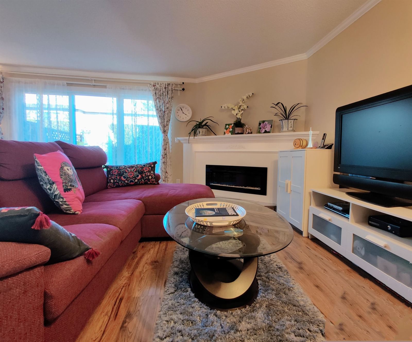 Listing Image 4