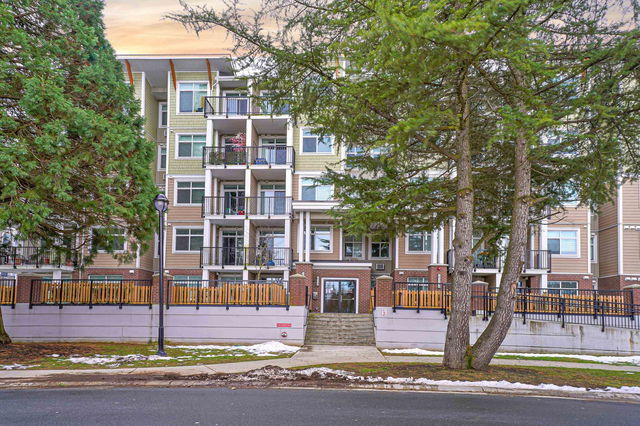 304 - 20686 Eastleigh Crescent
