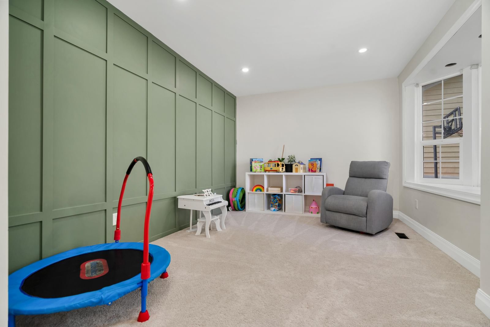 Listing Image 9