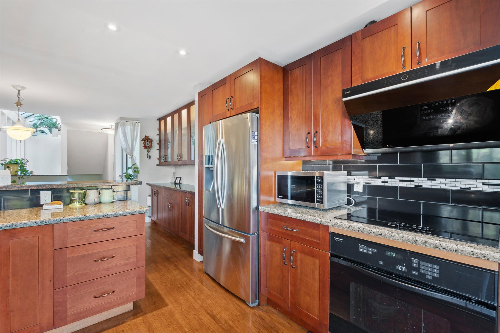 Listing Image 8