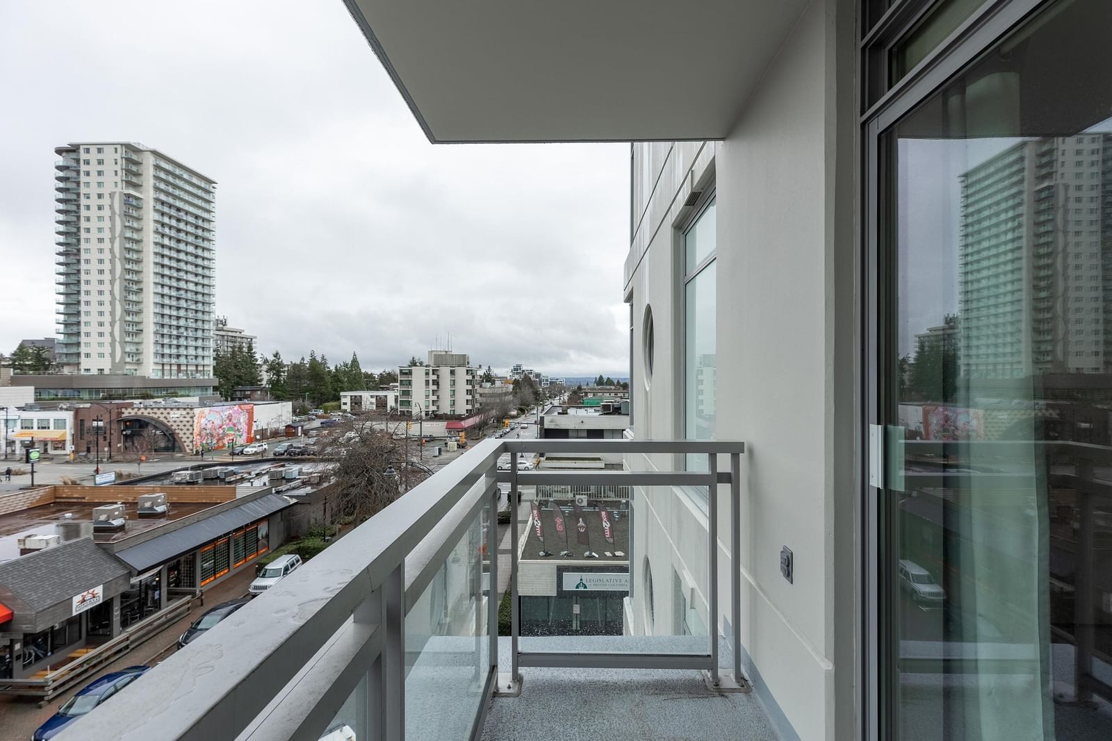 Listing Image 19