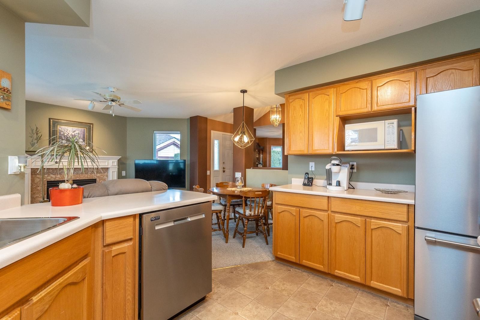 Listing Image 9