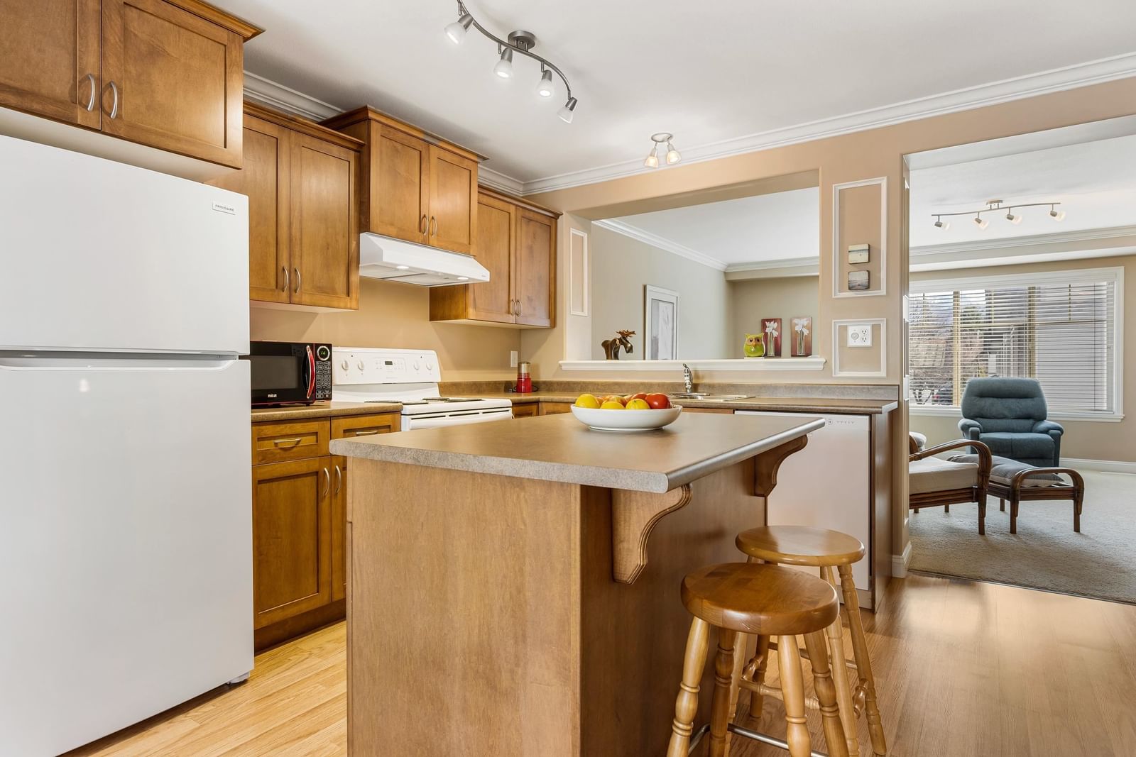 Listing Image 14