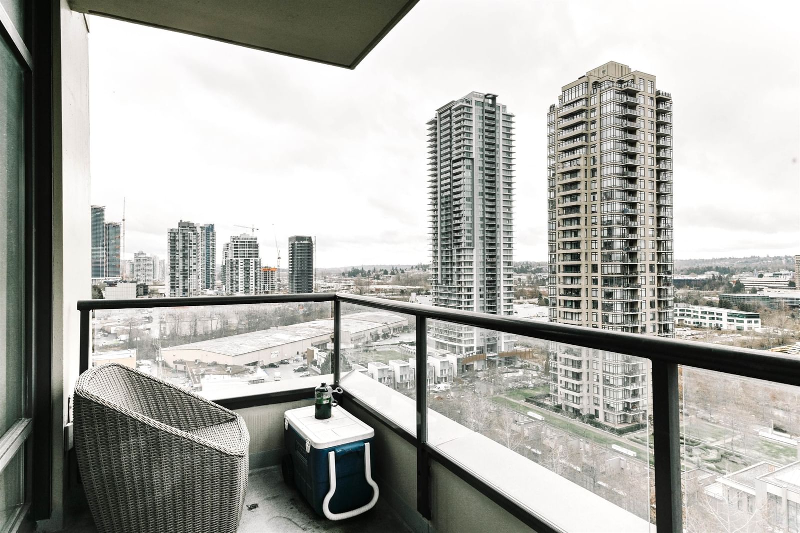 Listing Image 11