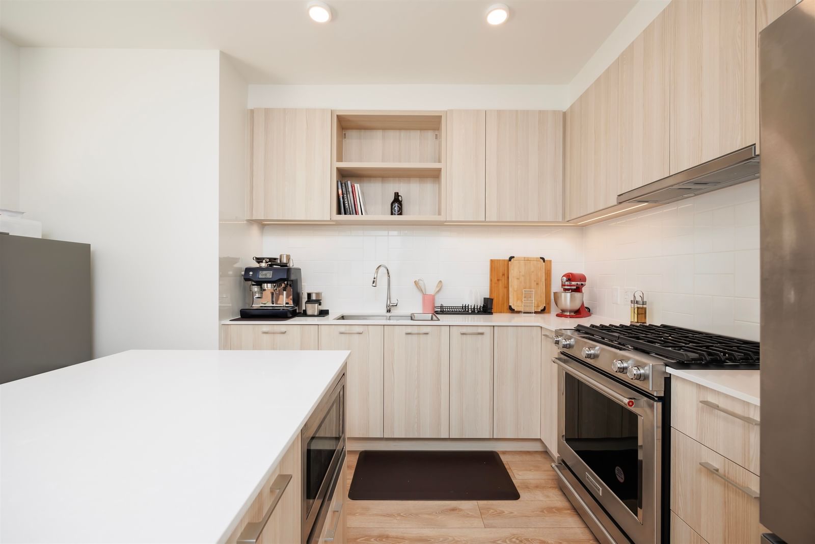 Listing Image 8
