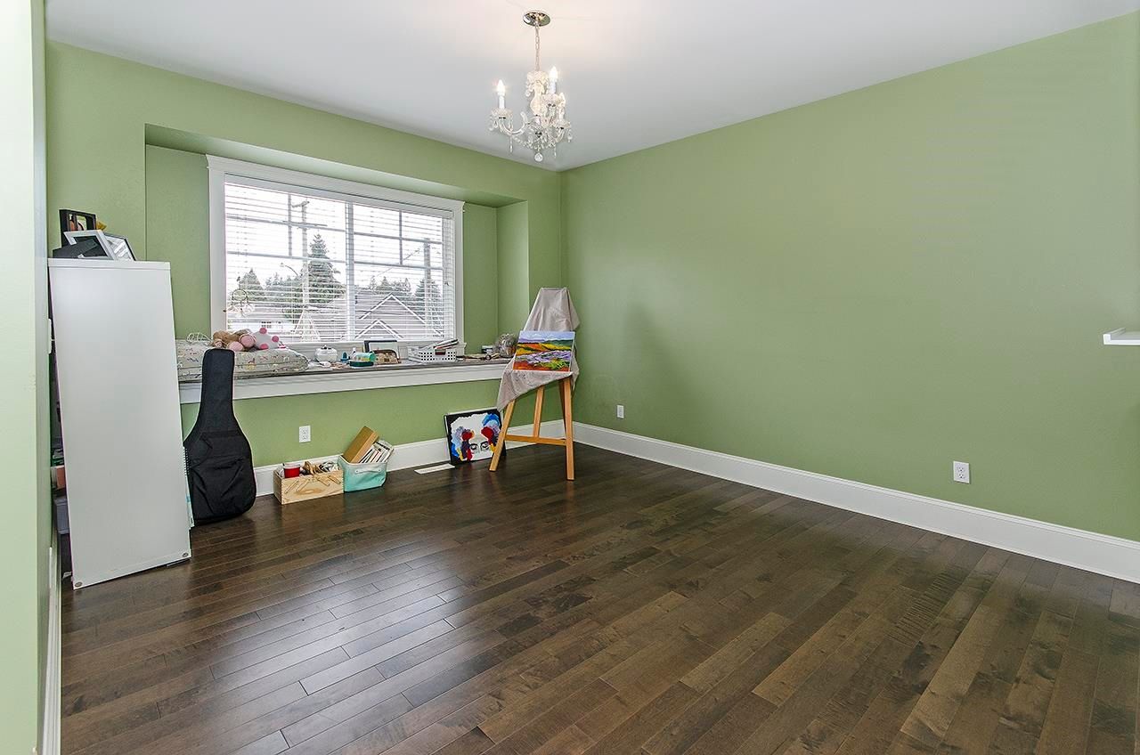 Listing Image 15