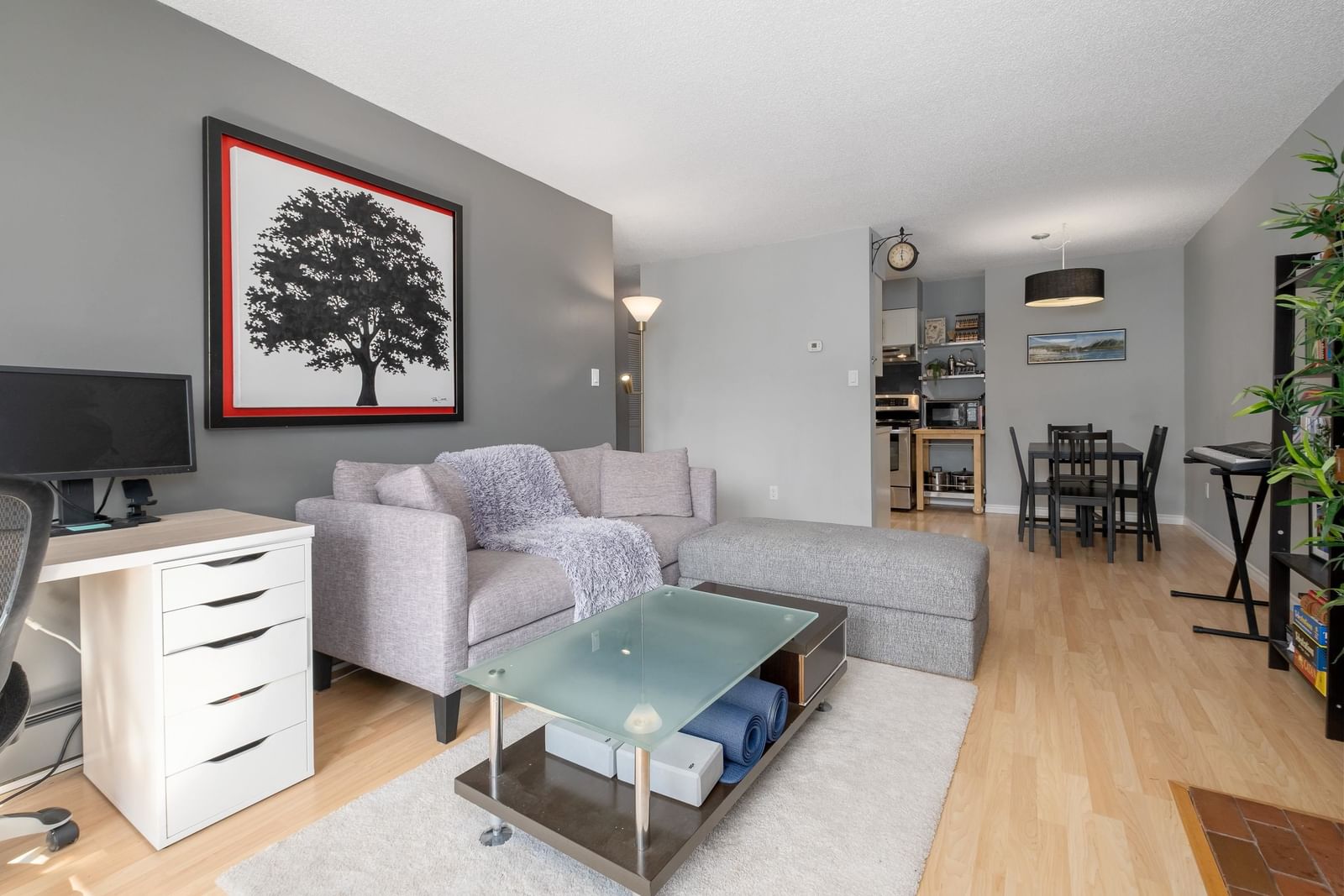 Listing Image 9