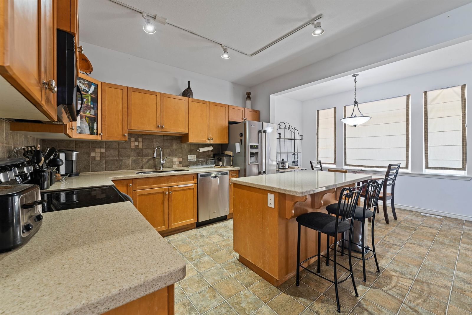 Listing Image 9