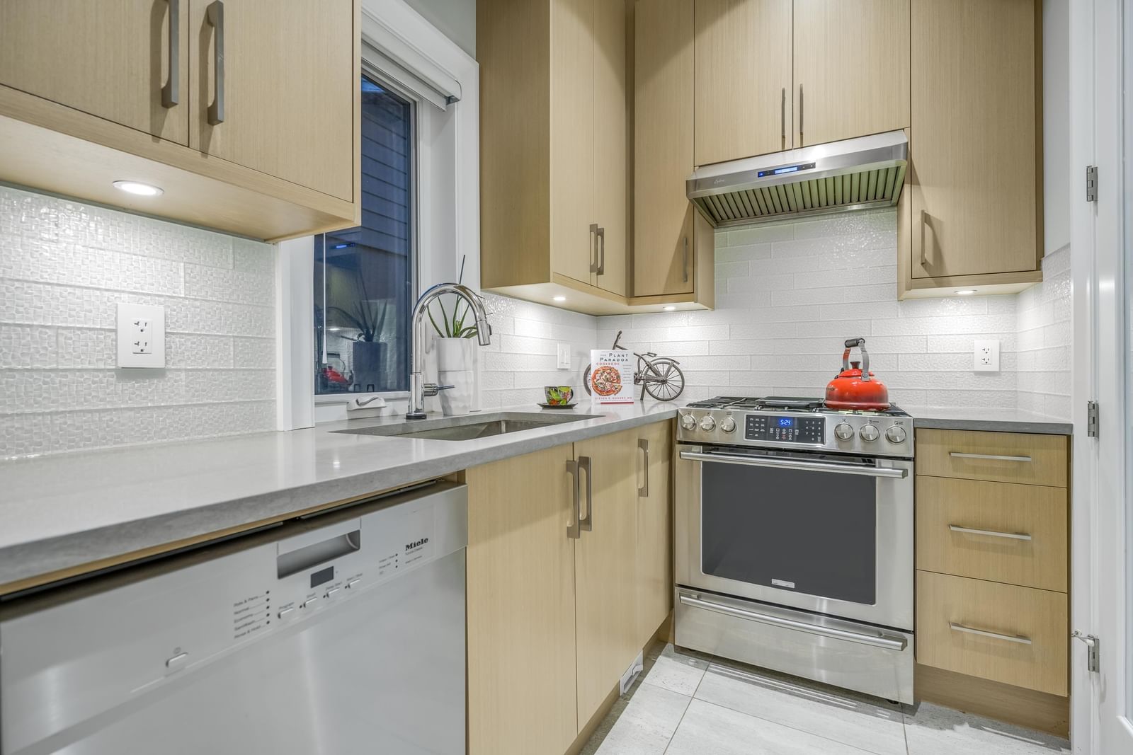 Listing Image 13