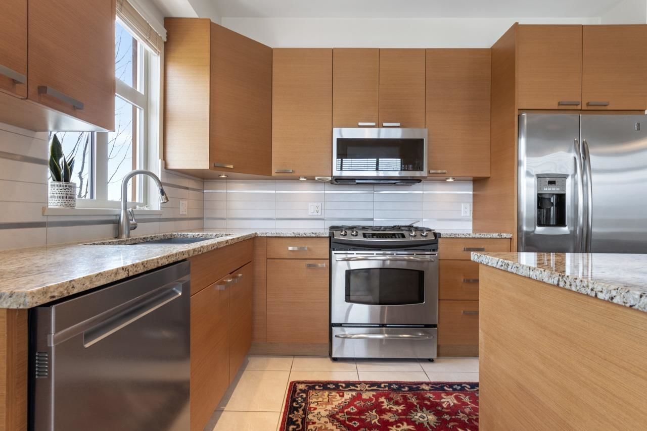 Listing Image 12