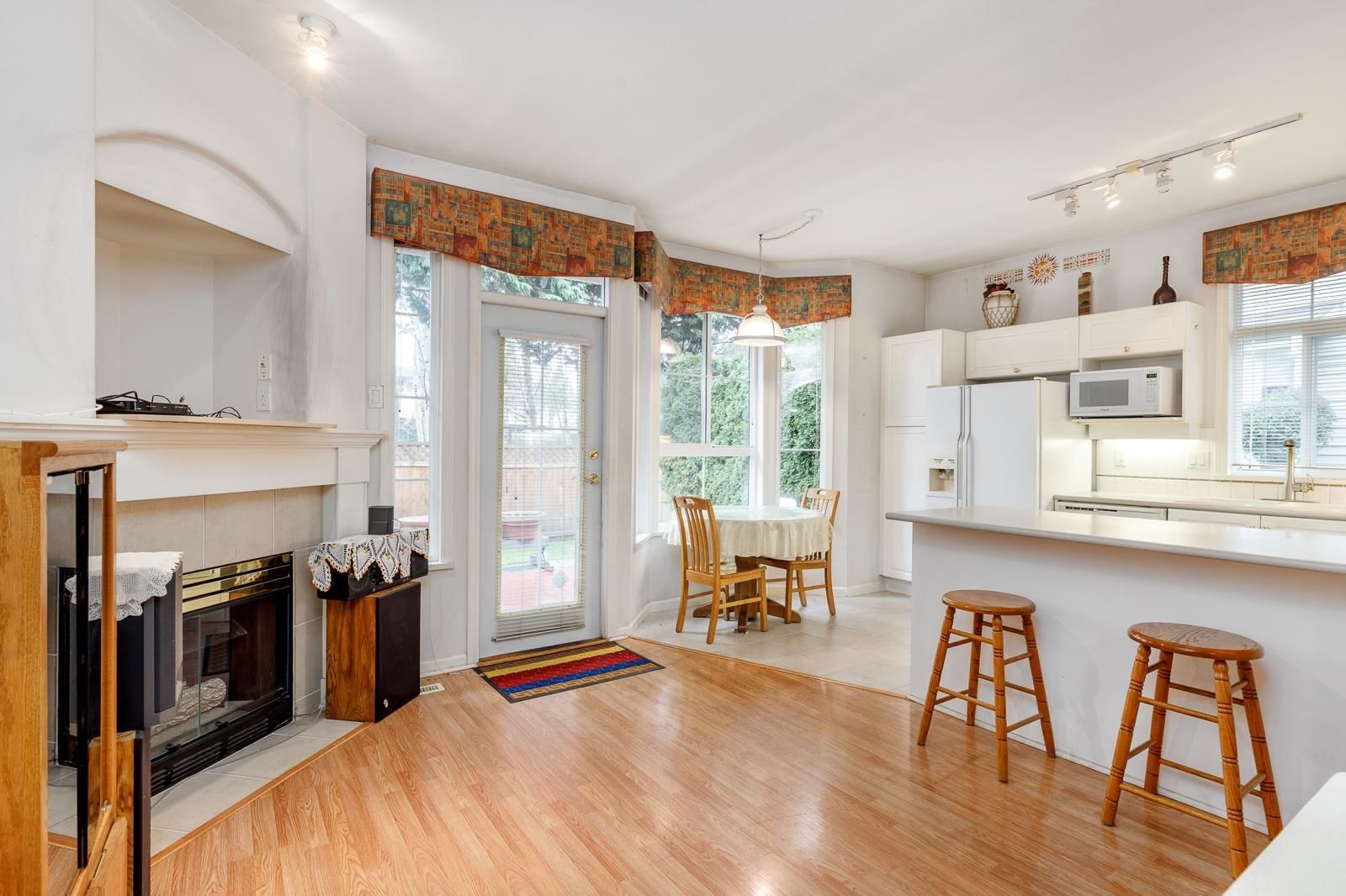 Listing Image 14