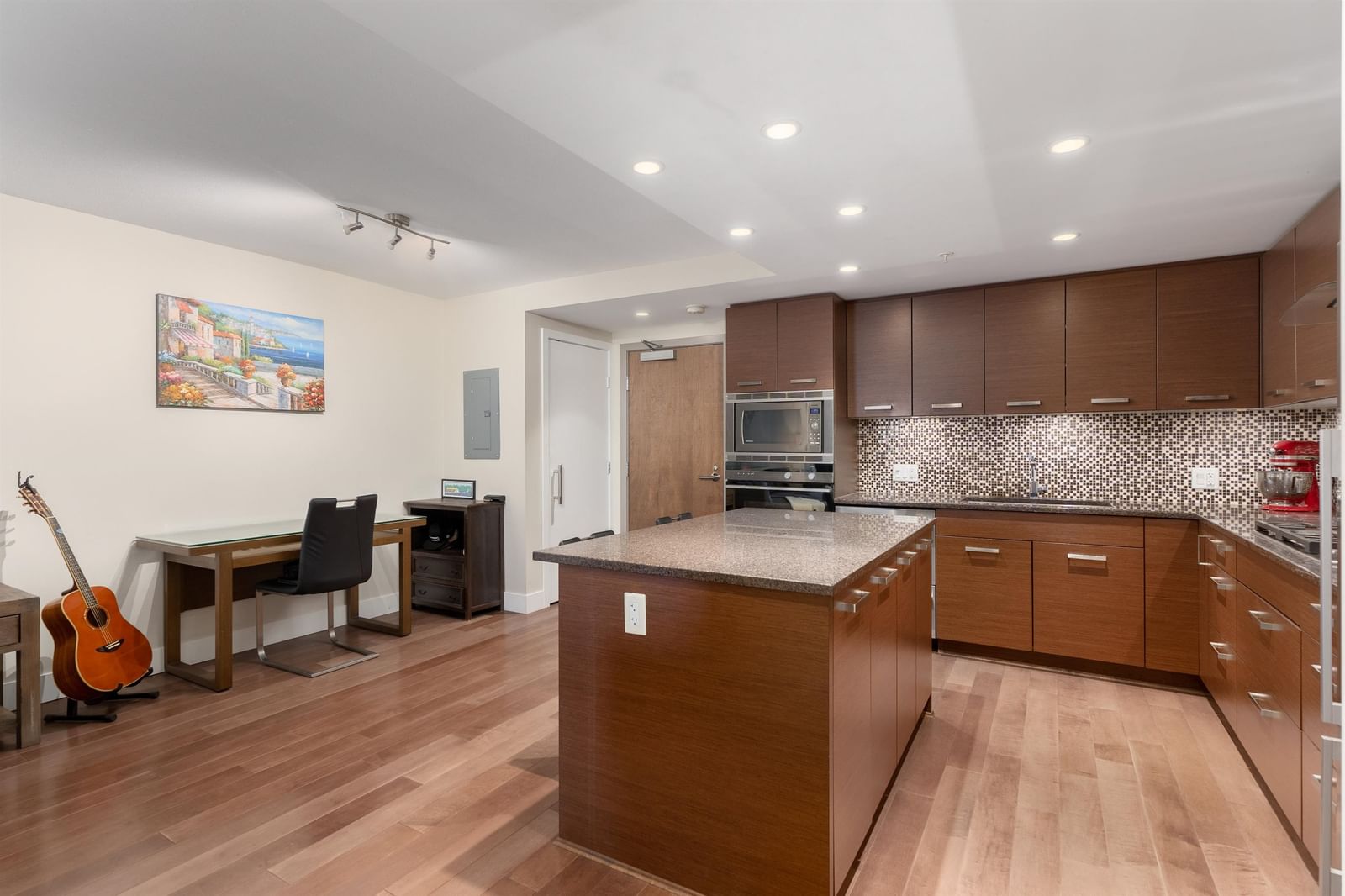 Listing Image 13