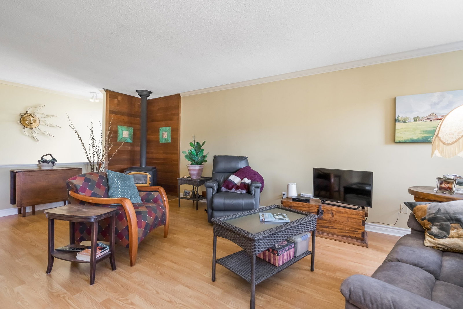 Listing Image 5