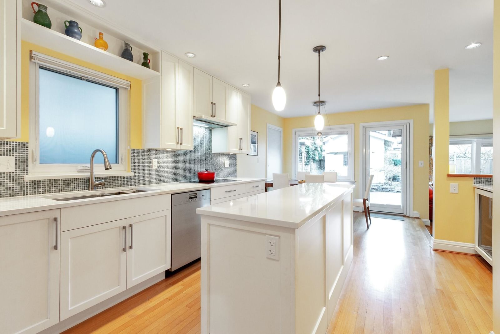 Listing Image 11