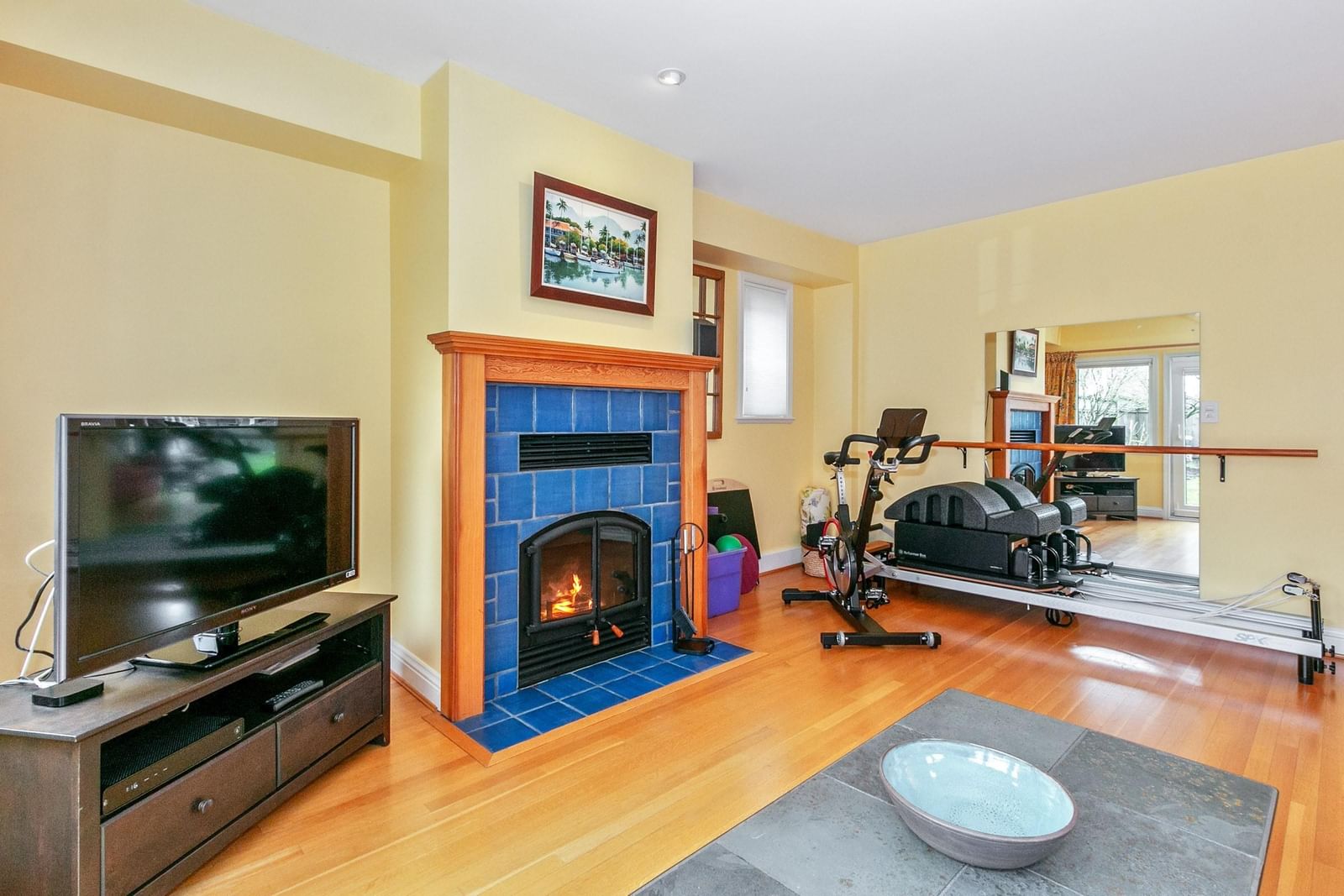 Listing Image 4