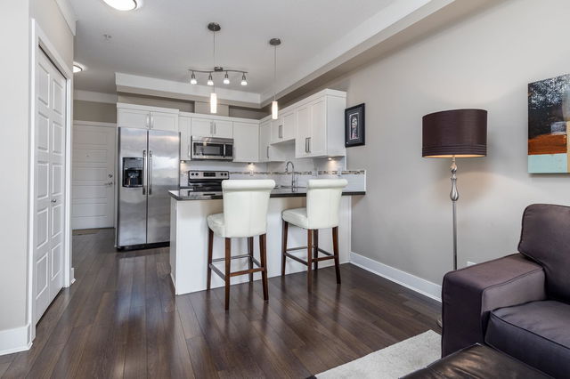 206 - 20630 Douglas Crescent