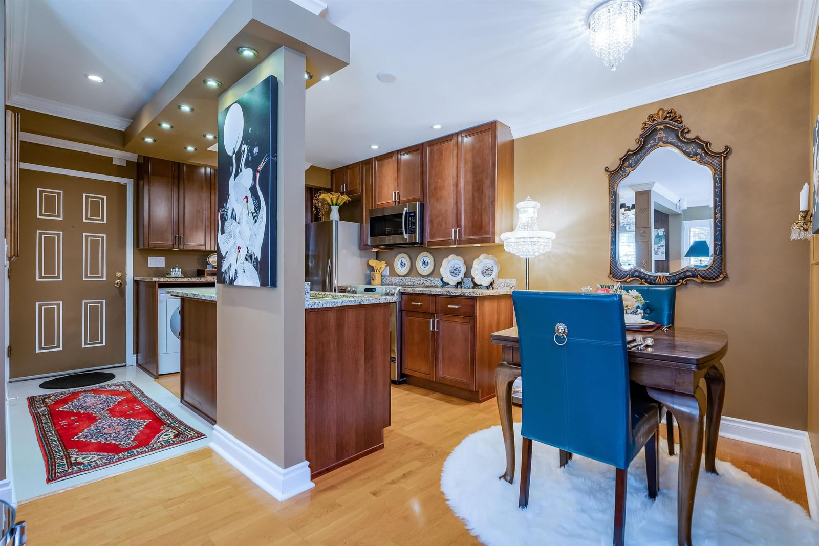 Listing Image 12