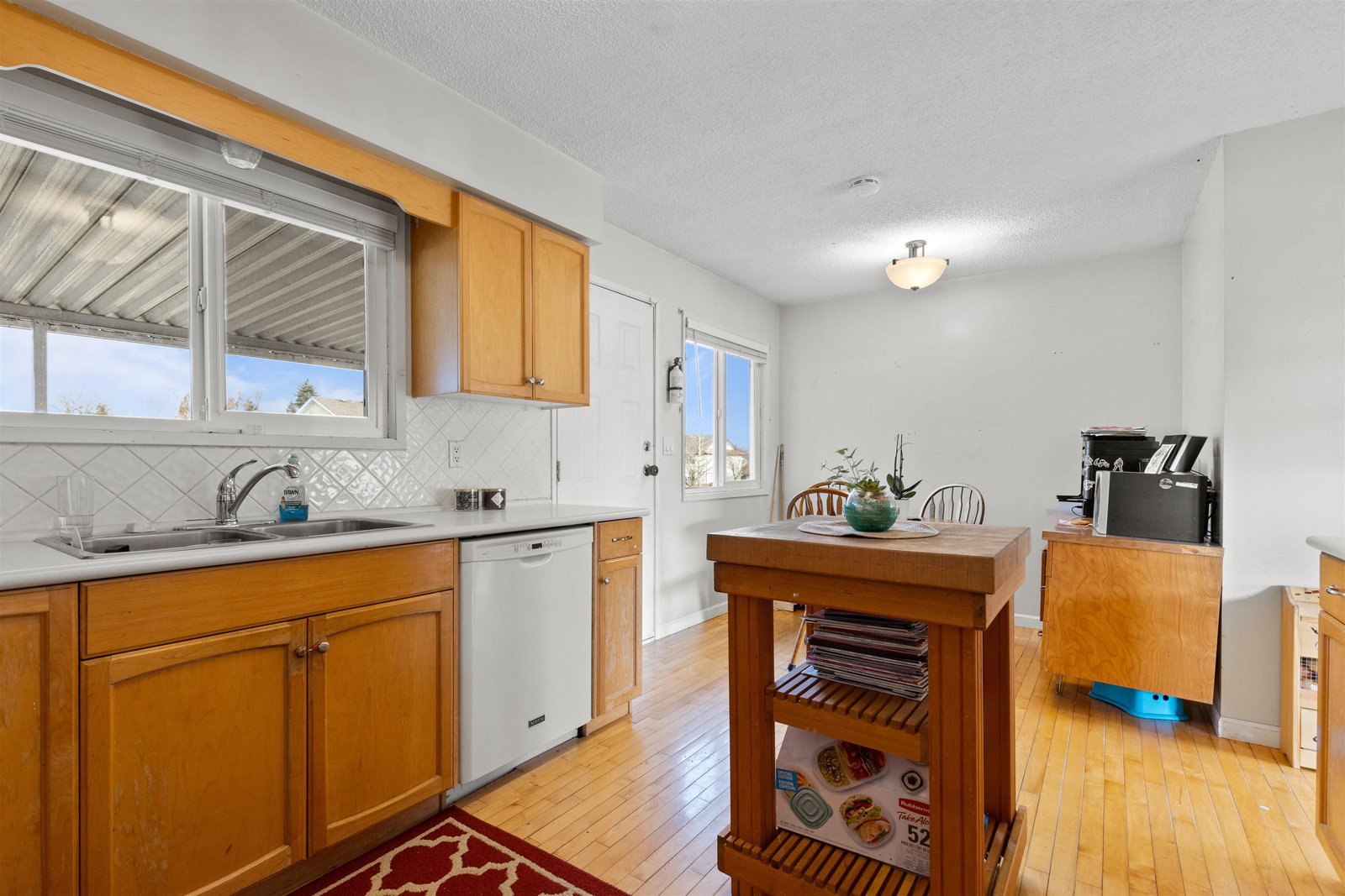 Listing Image 5