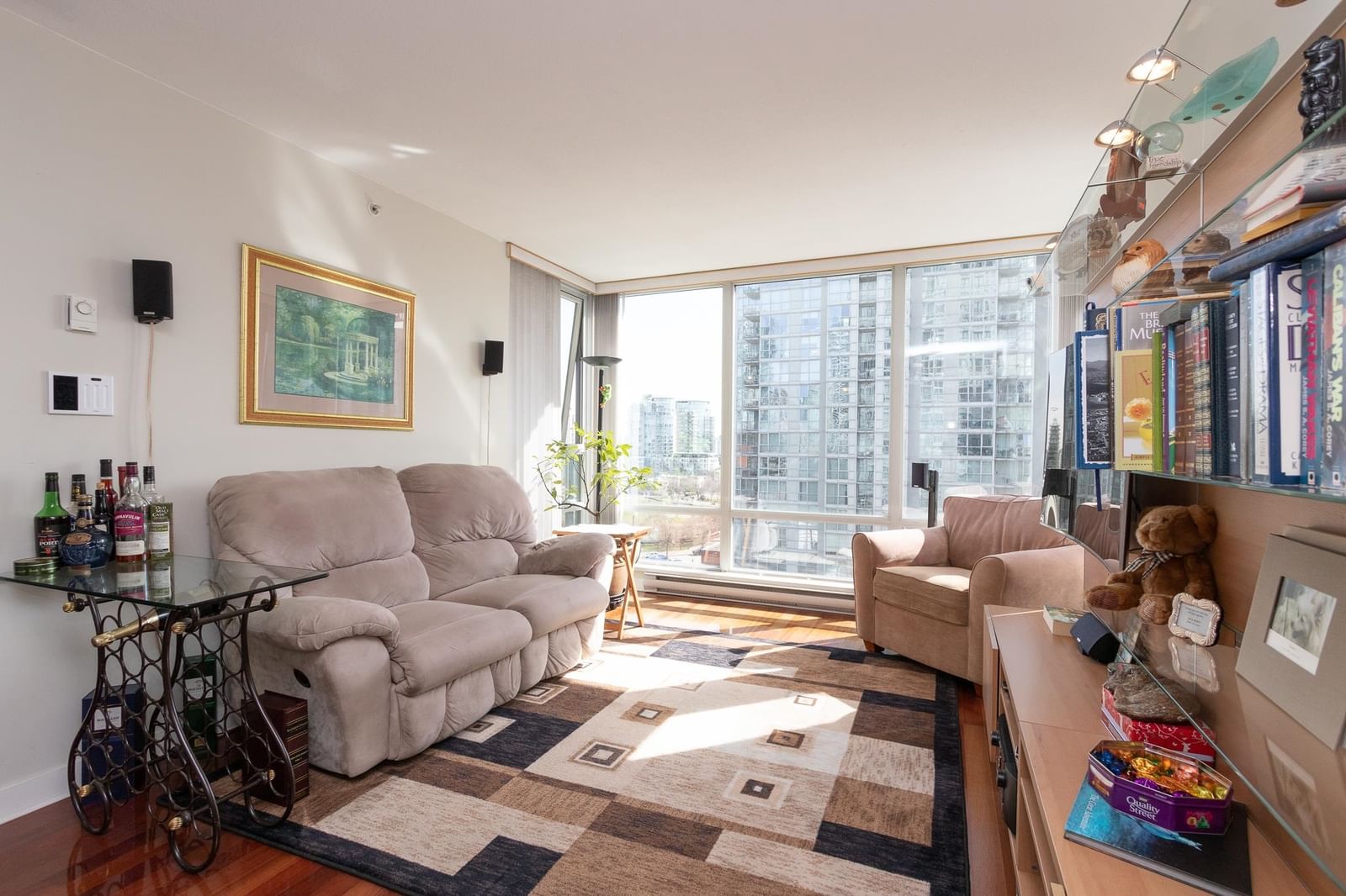 Listing Image 13