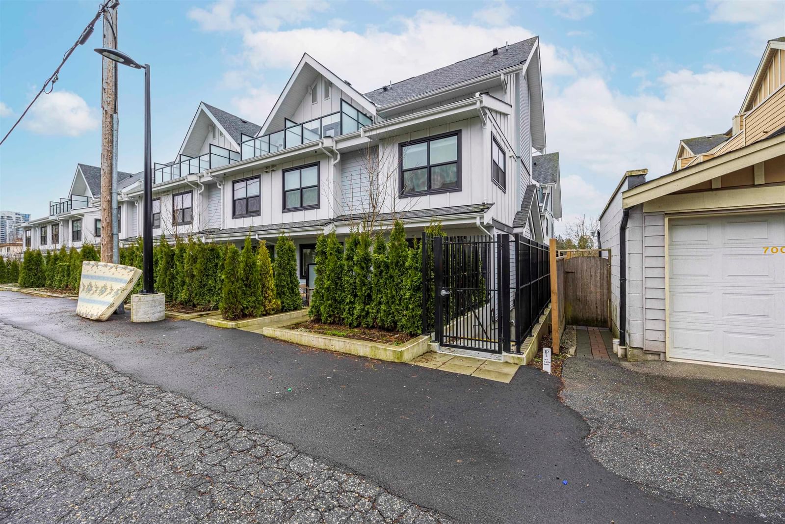Listing Image 16