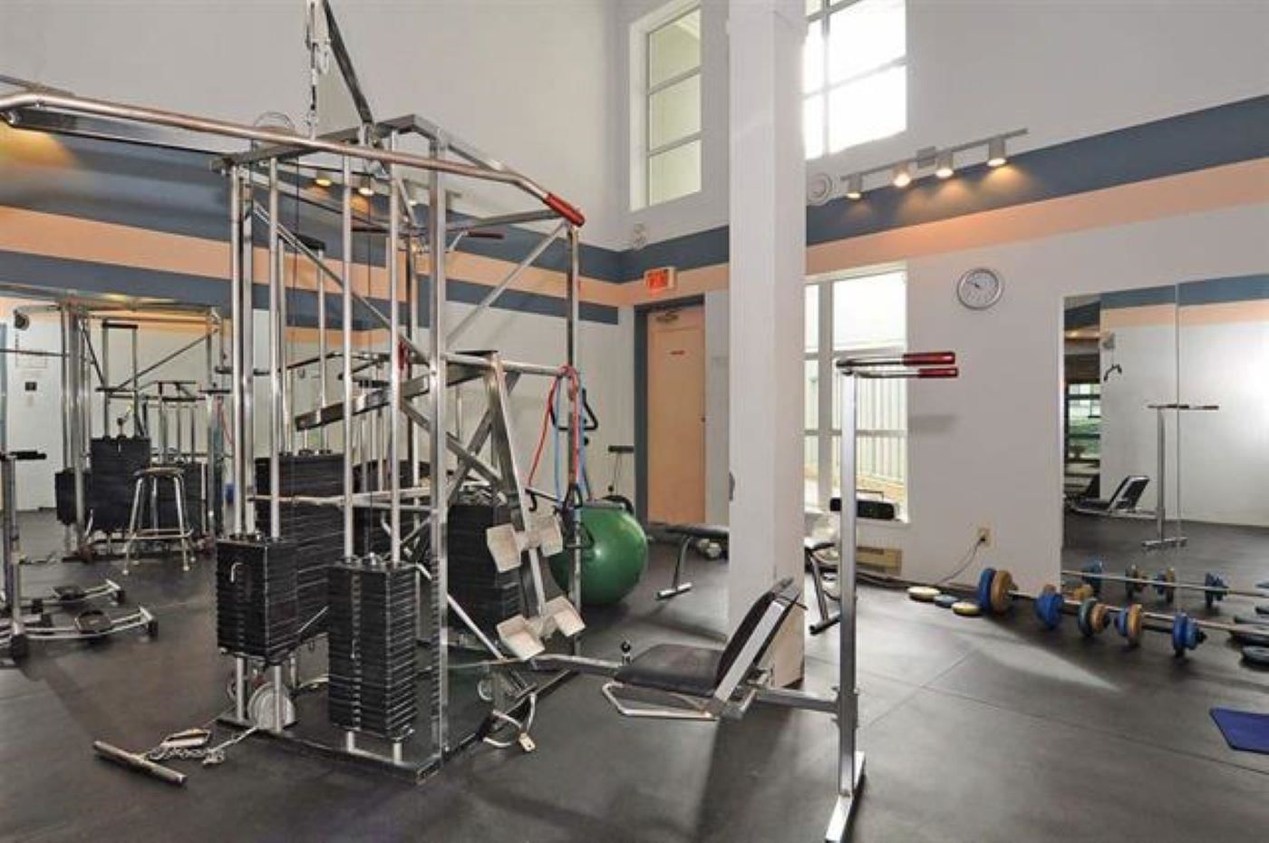 Listing Image 11