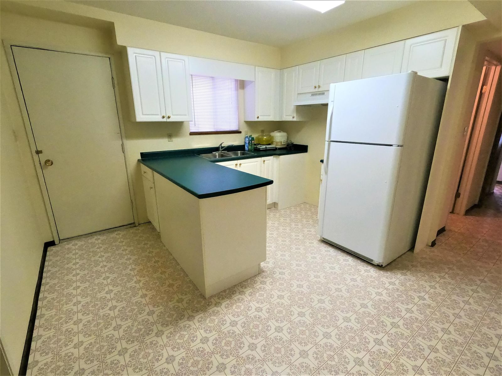 Listing Image 18