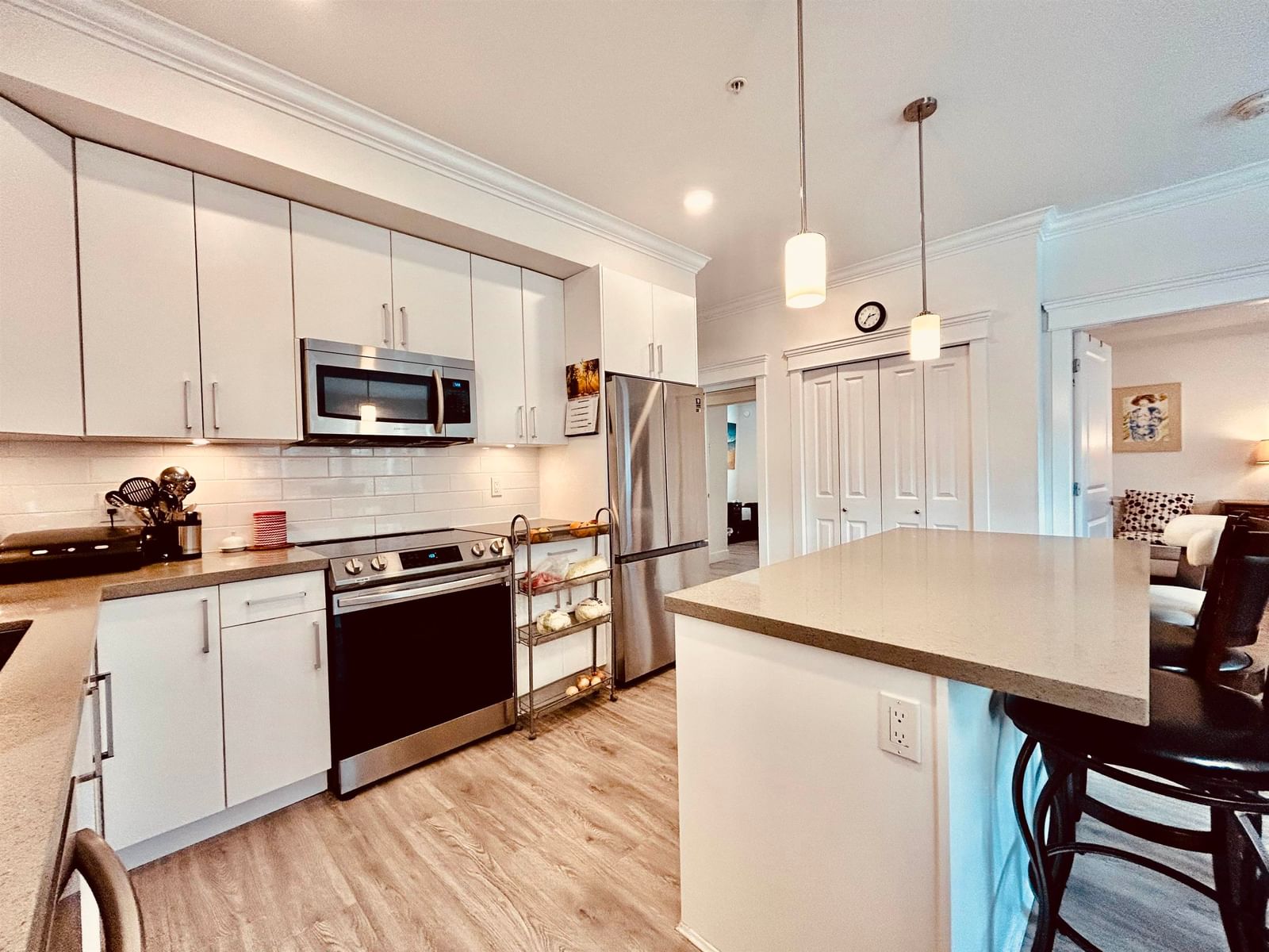 Listing Image 19