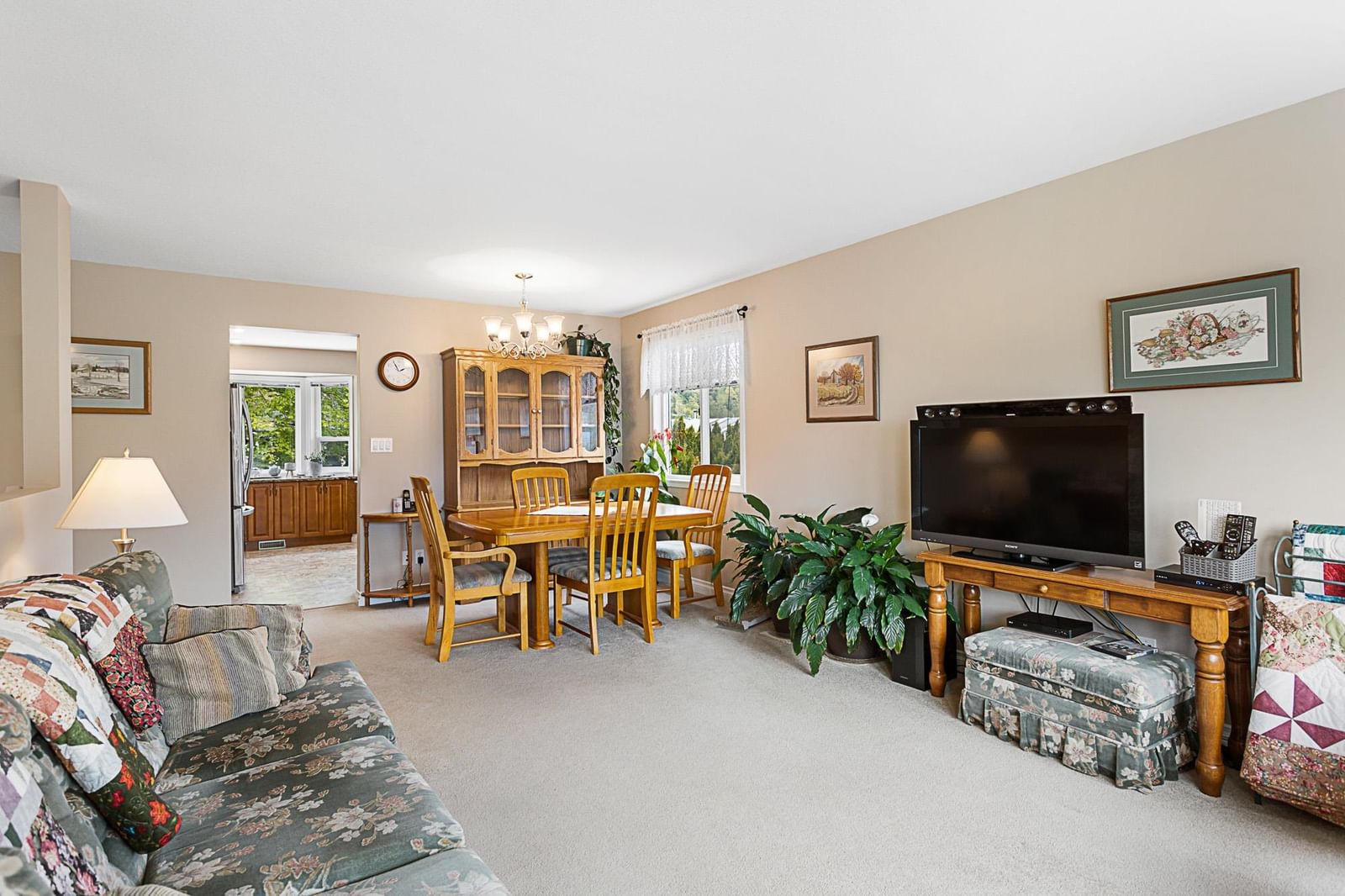 Listing Image 5