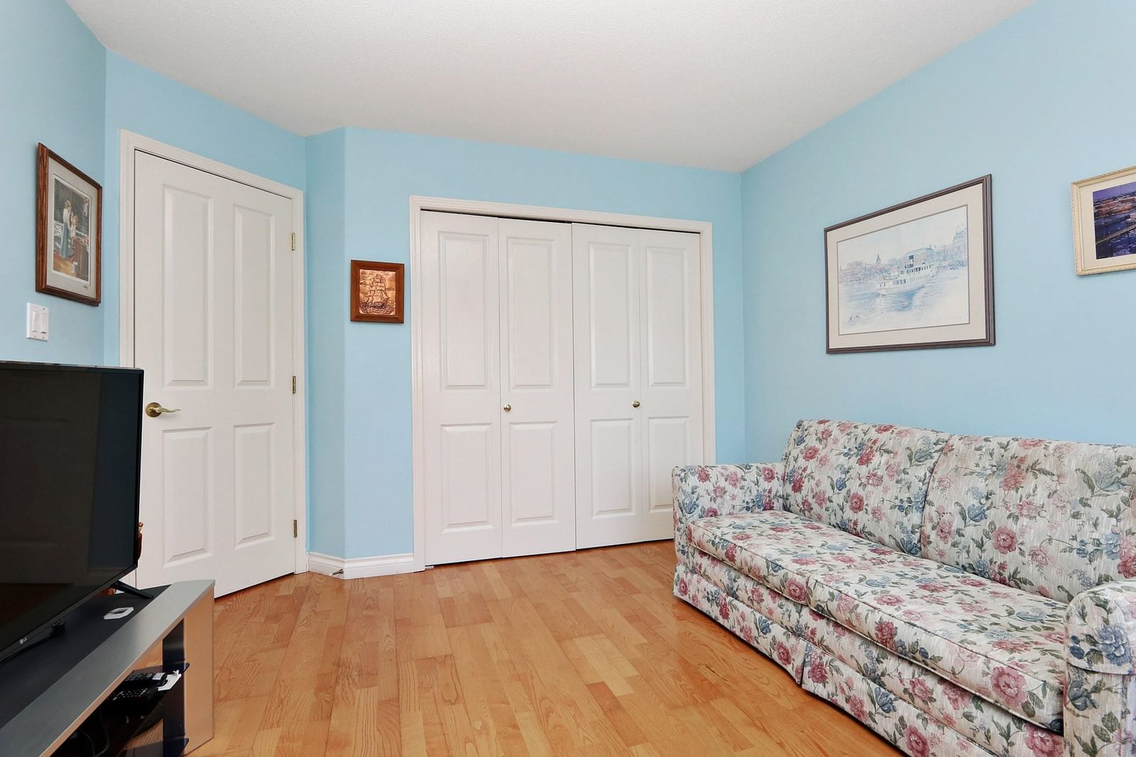 Listing Image 17