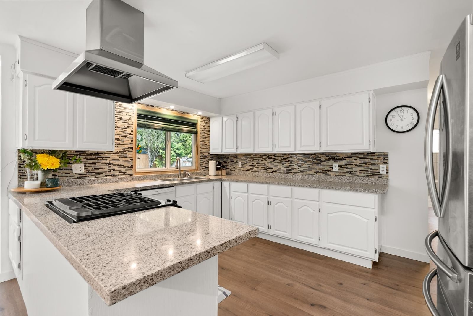 Listing Image 14