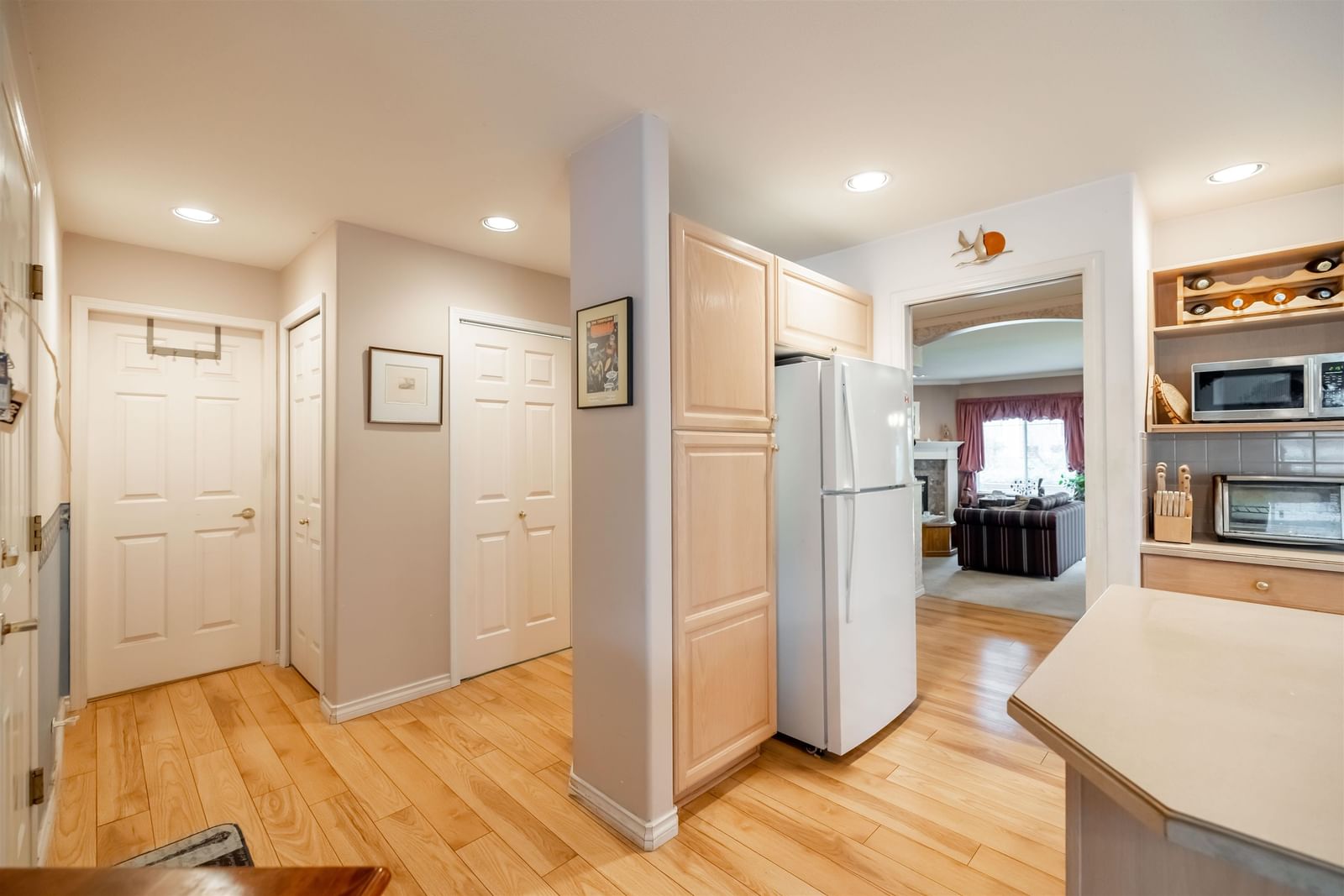 Listing Image 9