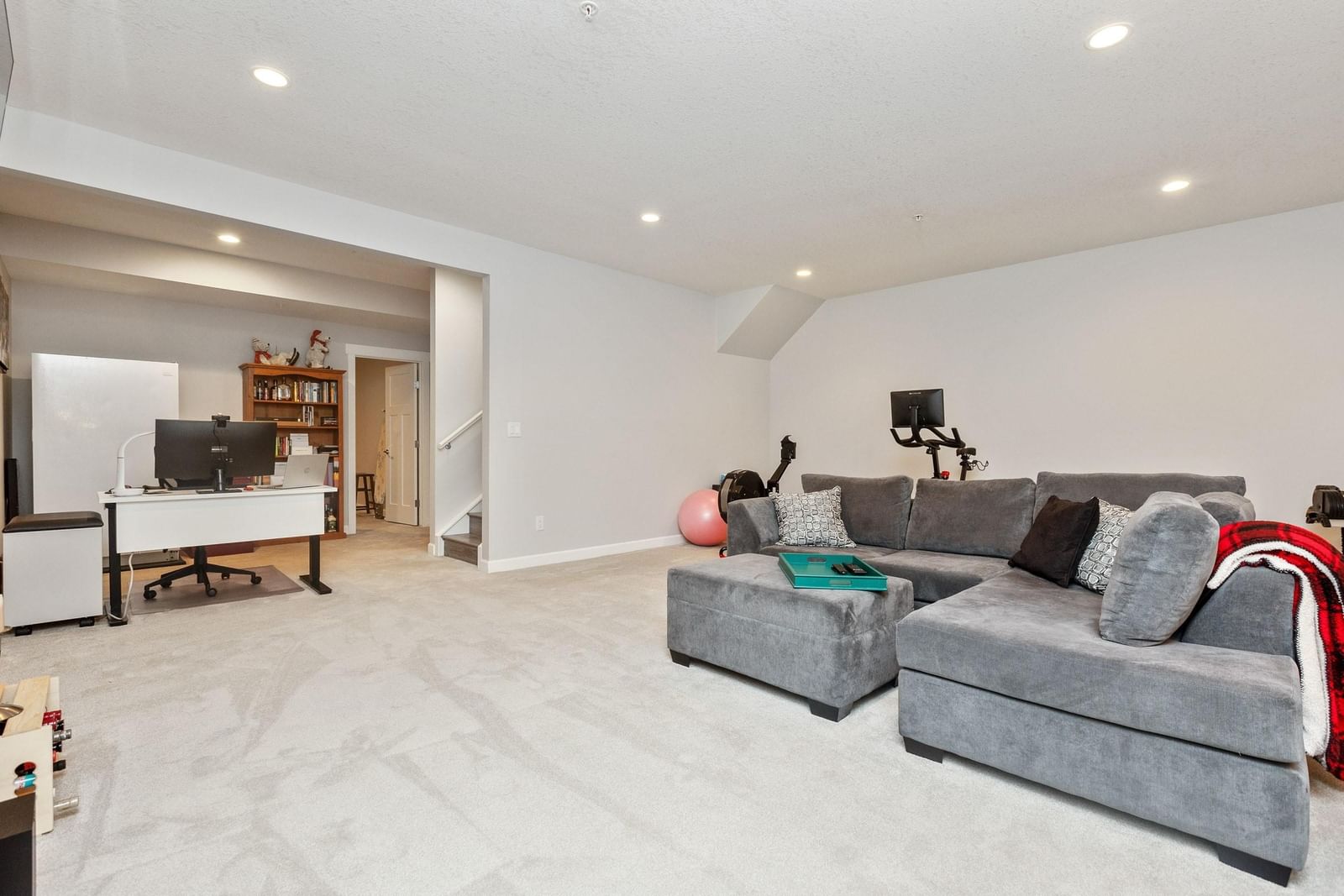 Listing Image 28