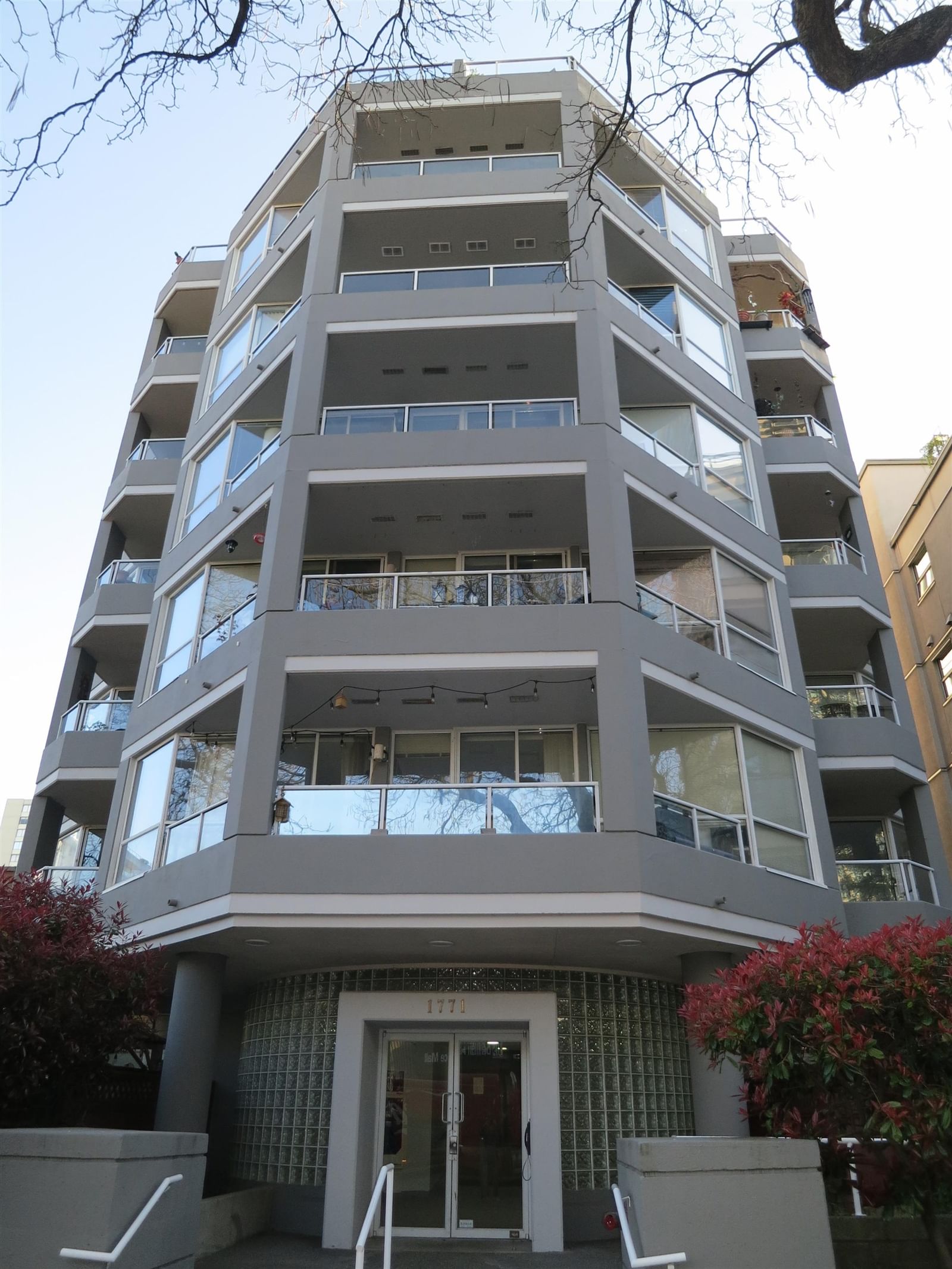 Listing Image 5