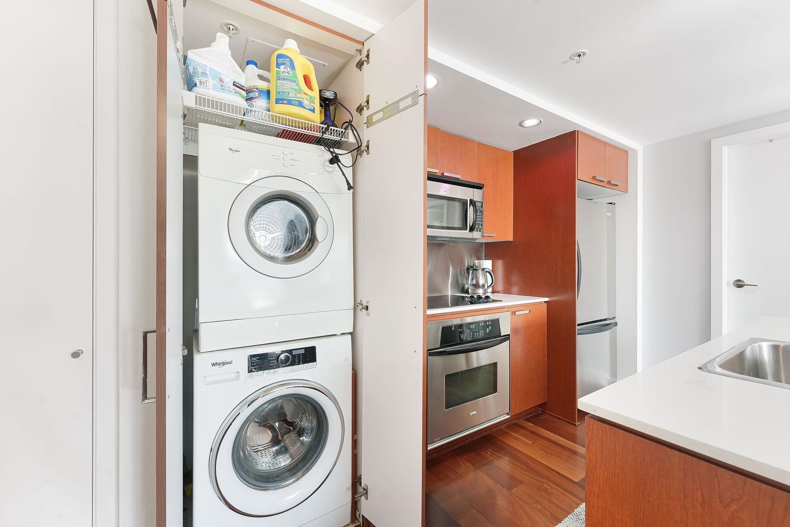 Listing Image 19