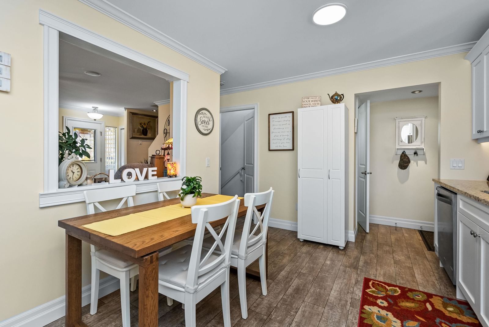 Listing Image 11