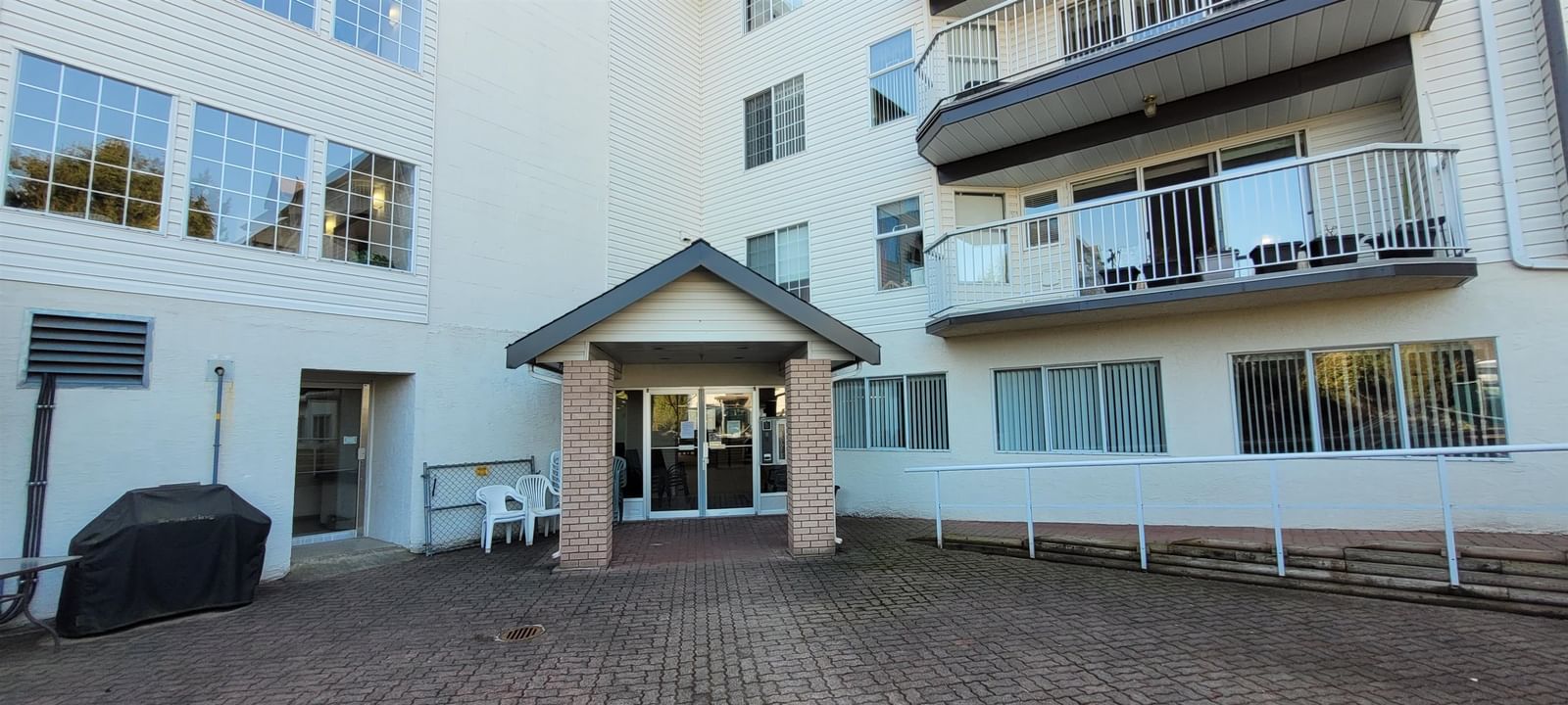 Listing Image 28