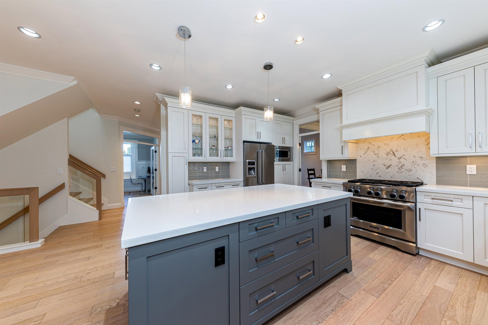 Listing Image 9