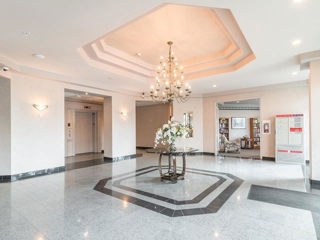 1401 - 33065 Mill Lake Road