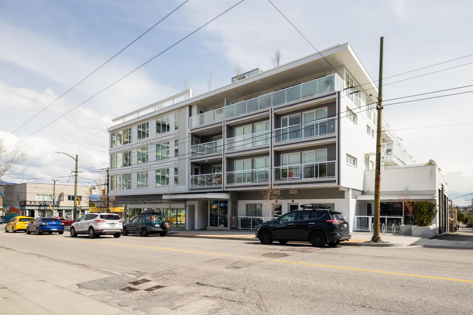 Listing Image 19