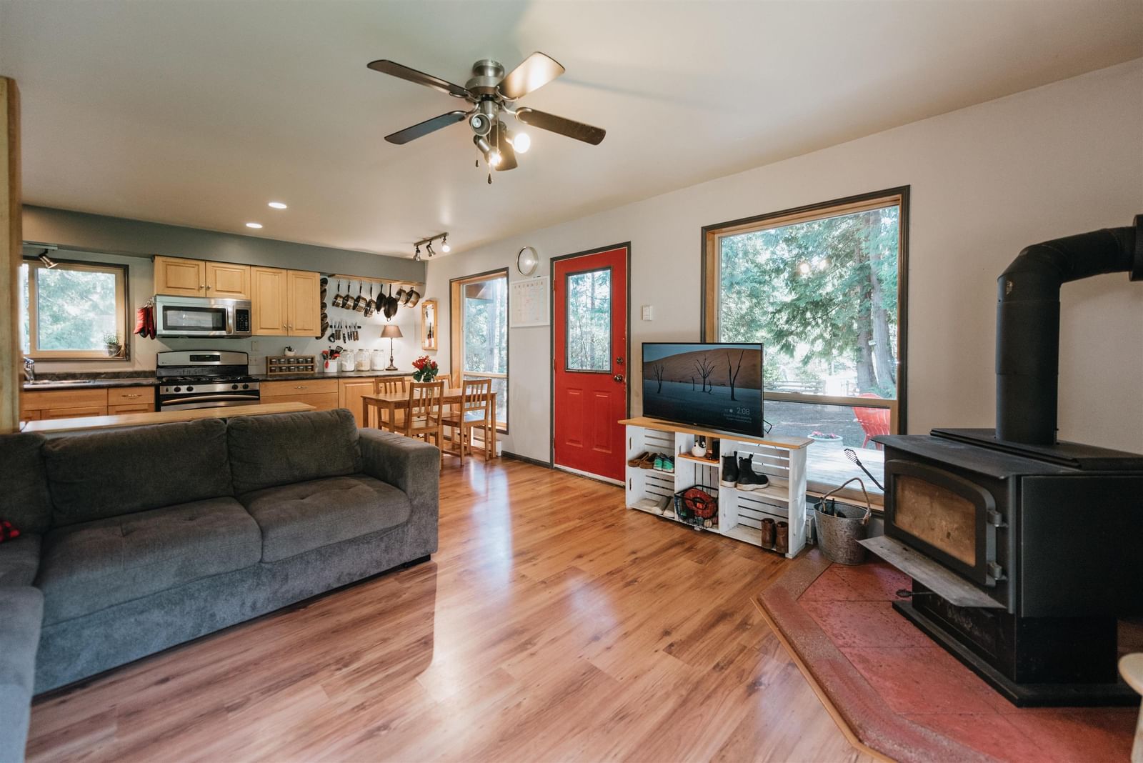 Listing Image 5