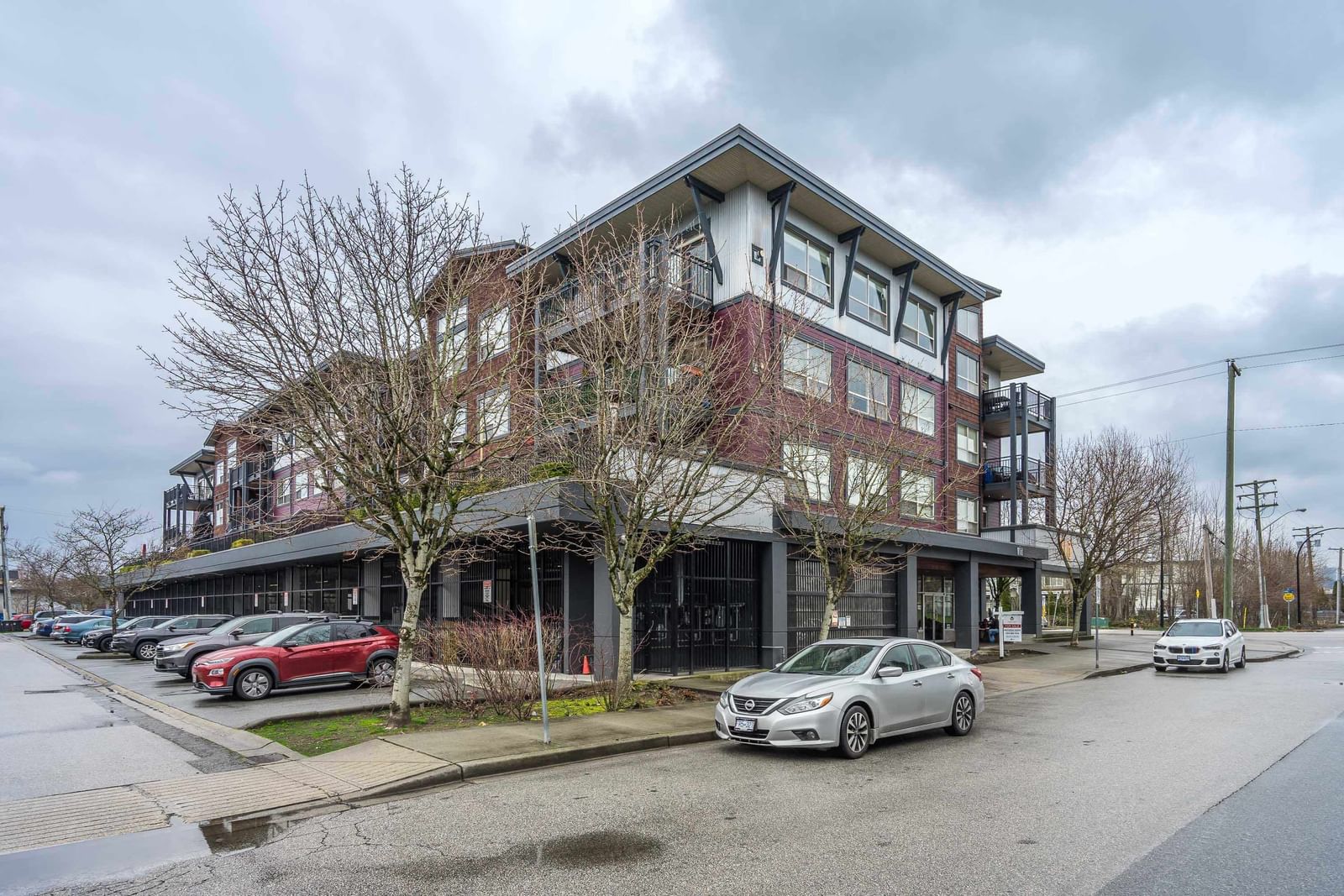 Listing Image 16