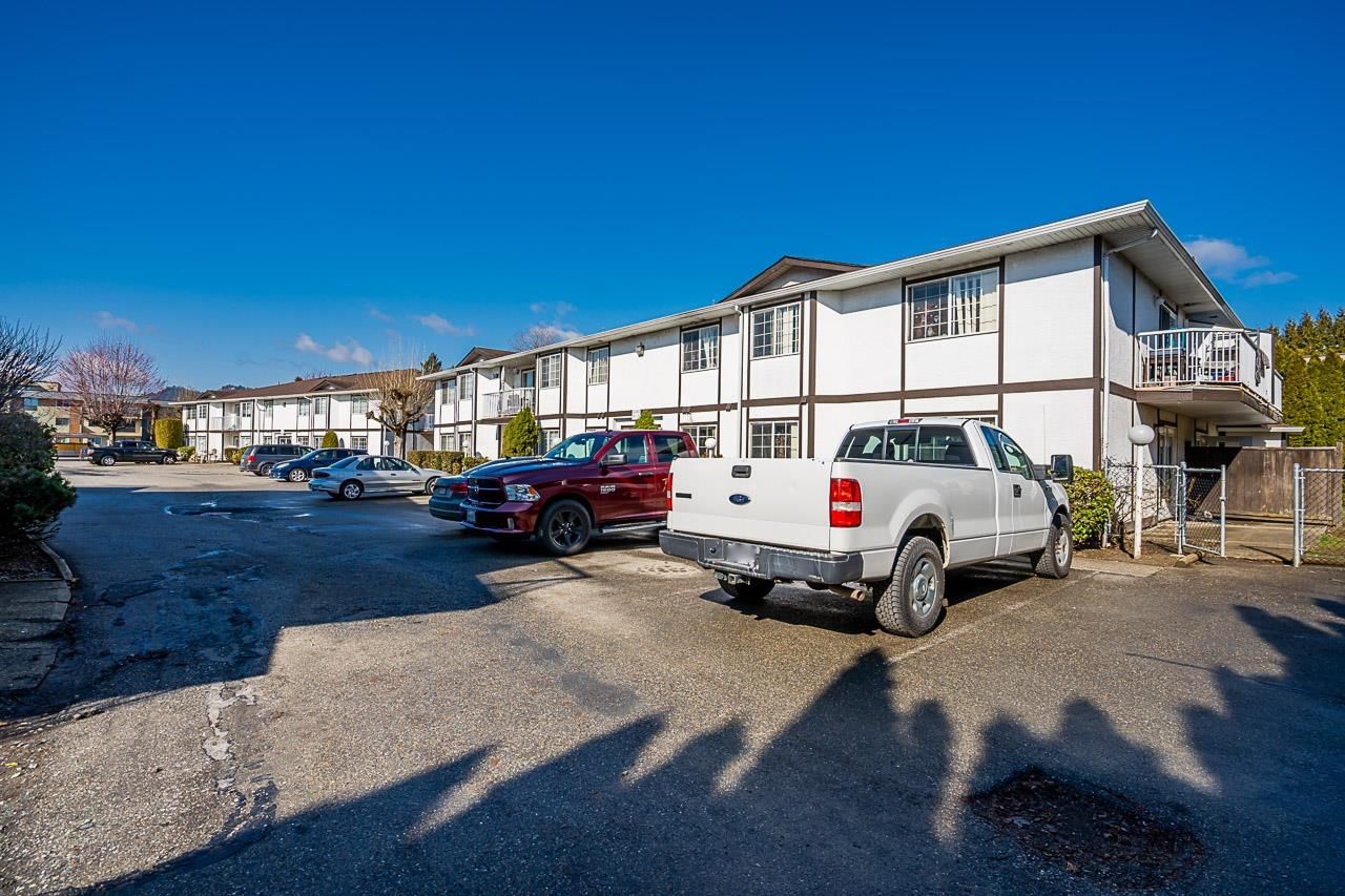 Listing Image 4