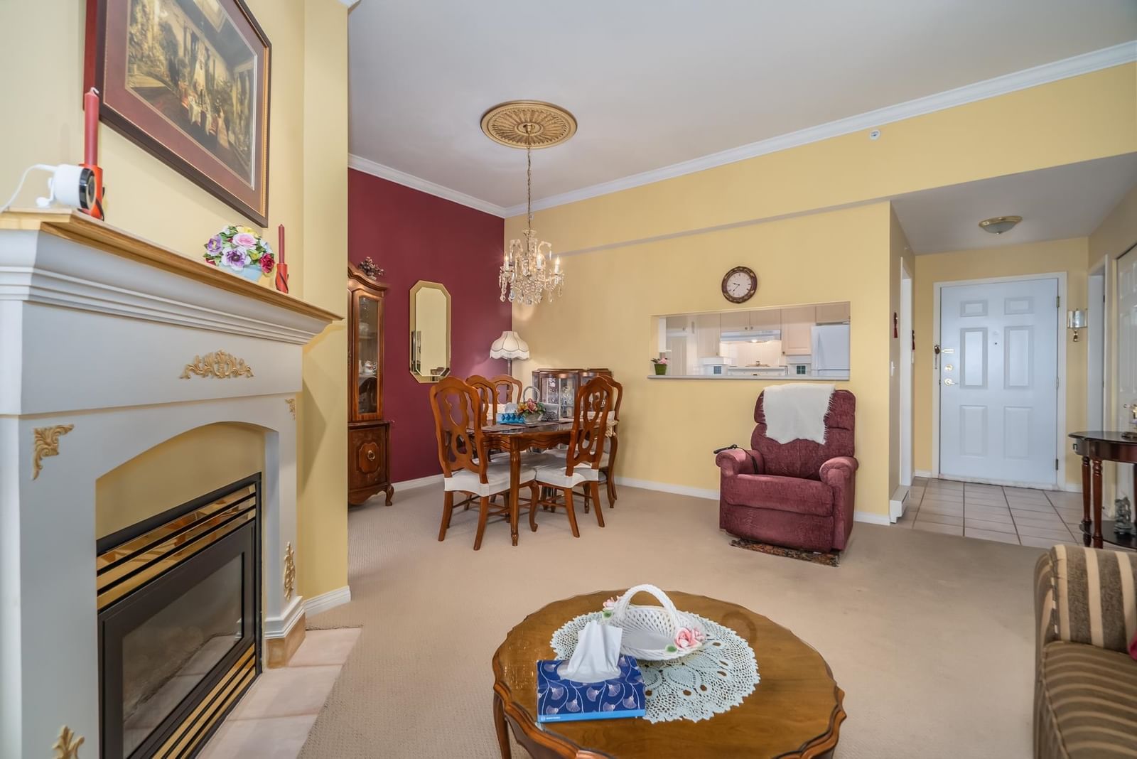 Listing Image 4